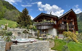 Lodge Jardin Secret - Propriétés Mont Amour